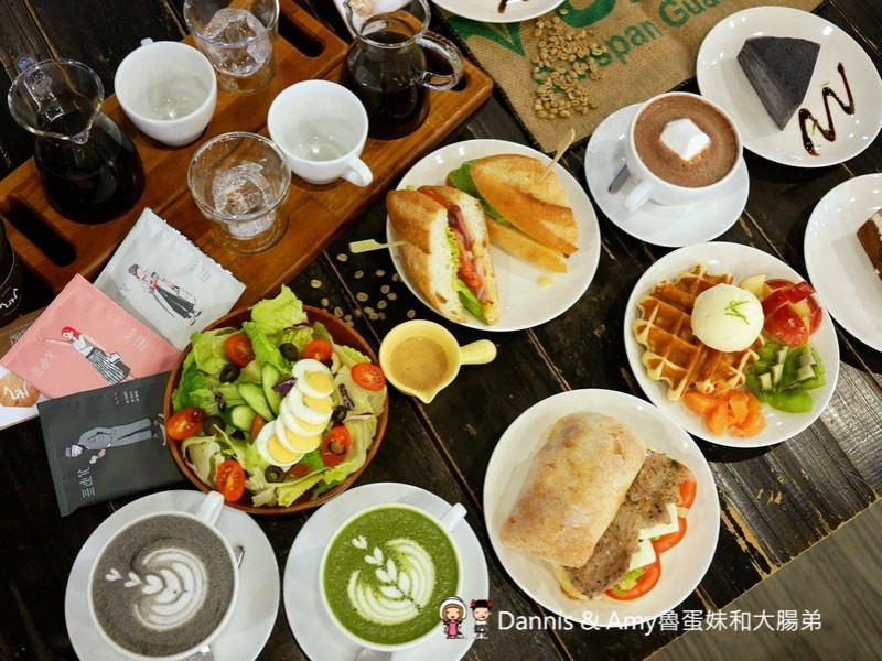 《桃園平鎮隱藏版咖啡館》Alpha Coffee &Tea是全台最大咖啡炒焙廠也是隱身工業區的 ︱（影片） - Dannis & Amy魯蛋妹和大腸弟