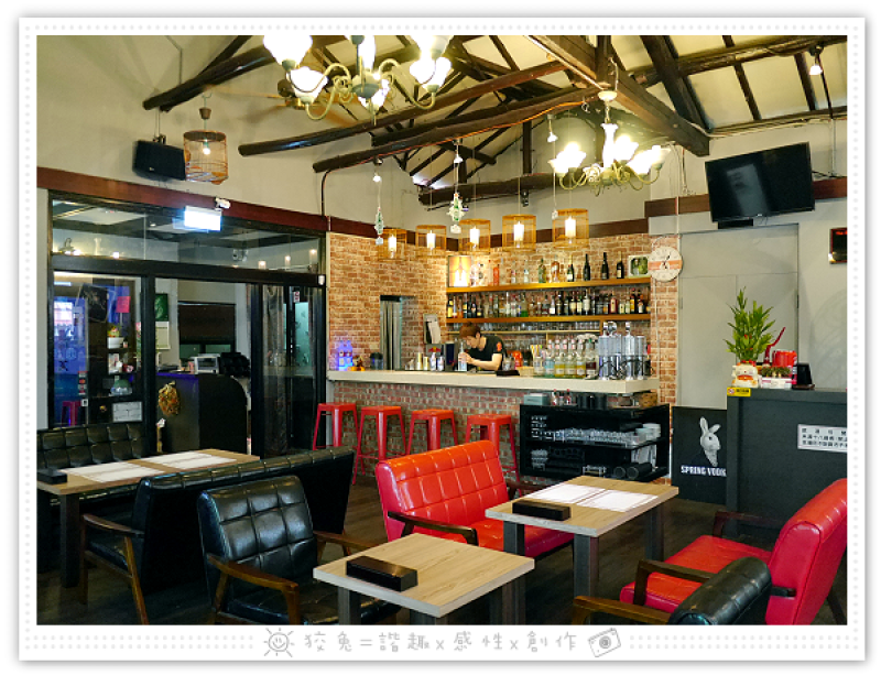 [台南食記] 三胡町Bistro餐酒館~咖哩牛肉燉飯&韓式辣味雞塊義大利麵‧附停車場、免服務費、高回訪率！百年老屋餐廳！