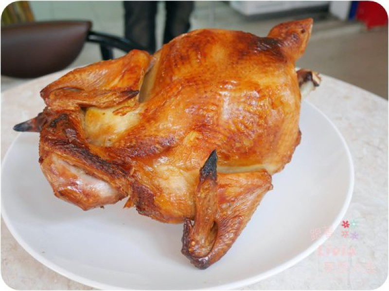 美食。餐廳│ 新北市板橋區 新埔捷運站 鹿野柴燒桶仔雞 板橋桶子雞 酥脆外皮肉嫩多汁 ❤跟著Livia享受人生❤