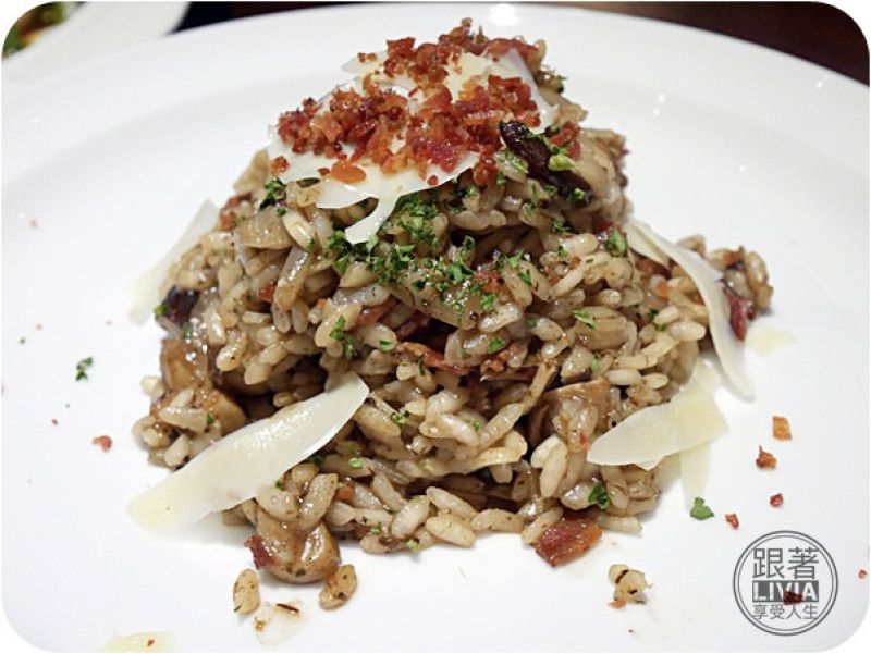 美食。餐廳│ 台北大安區 東門捷運站 大安東門餐酒館 UNCLE 廚棧 英國紳士風餐廳/東門聚餐推薦/情侶約會餐廳/燉飯/創意料理 ❤跟著Livia享受人生❤