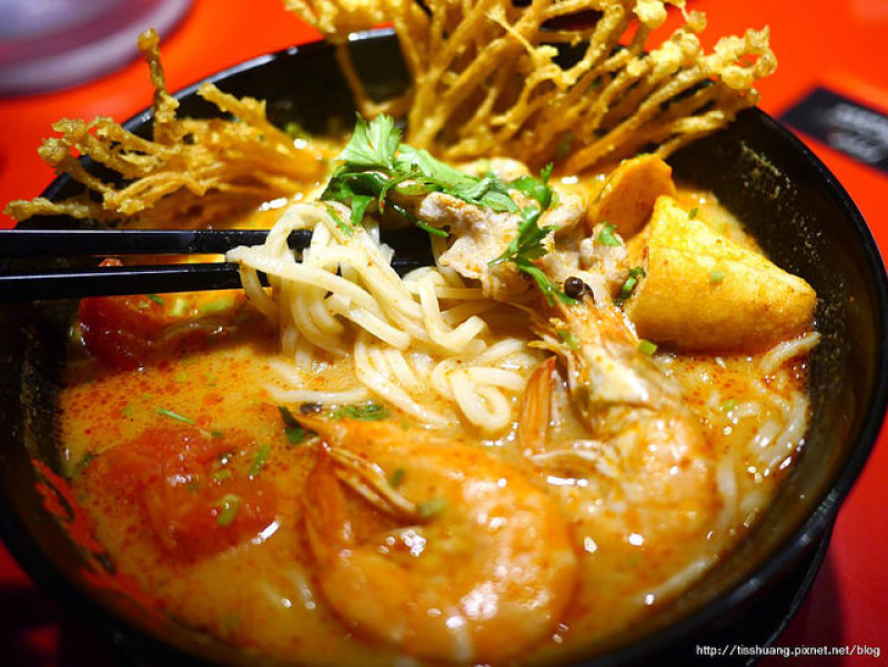 【捷運中山站美食】瓦城大心-新泰式麵食，保持瓦城一貫的水準