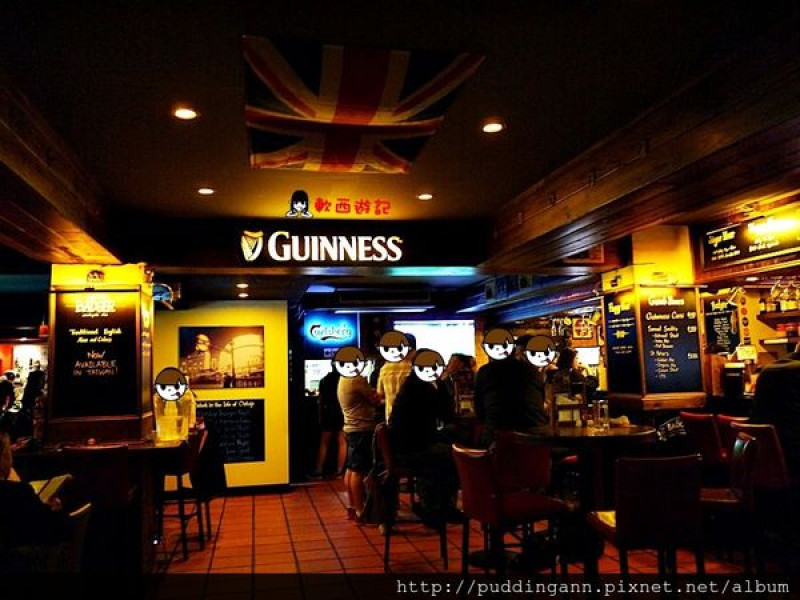 [食記]台北忠孝敦化站 ON TAP 英式酒吧 巷弄美食 *附完整菜單 WIFI* 濃厚英國風格餐廳 世足餐廳 每日不同特惠 Happy Hour啤酒紅酒白酒通通100元!!! 義大利麵/燉飯/拼盤/