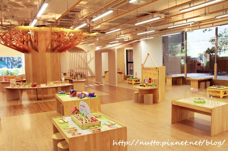 【麥芽趴趴走】敲好玩的〝信誼小太陽親子館〞！