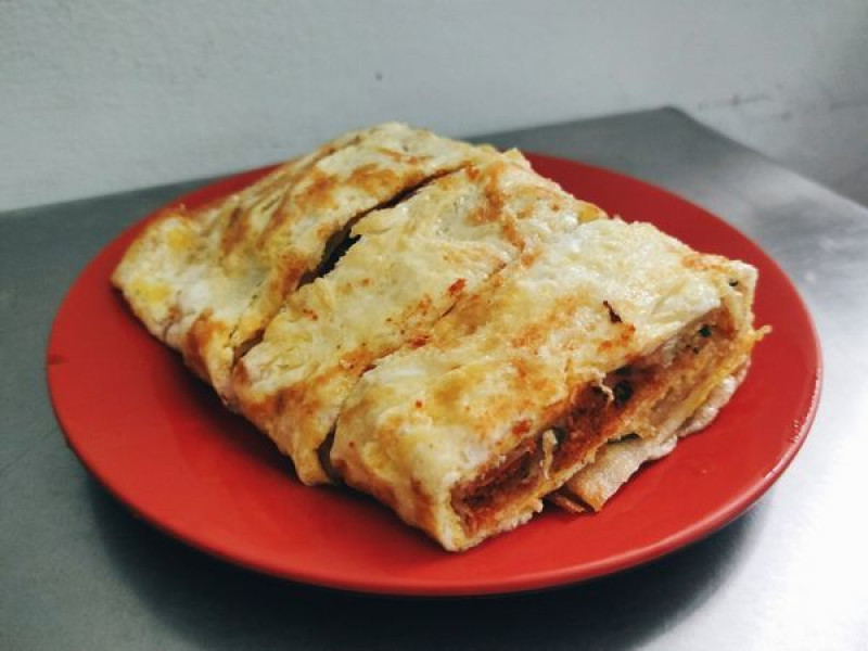 美食【蘭嶼。施路岸早餐店】煉乳控別錯過｜蛋餅與煉乳系列必吃｜中西式早餐一次擁有