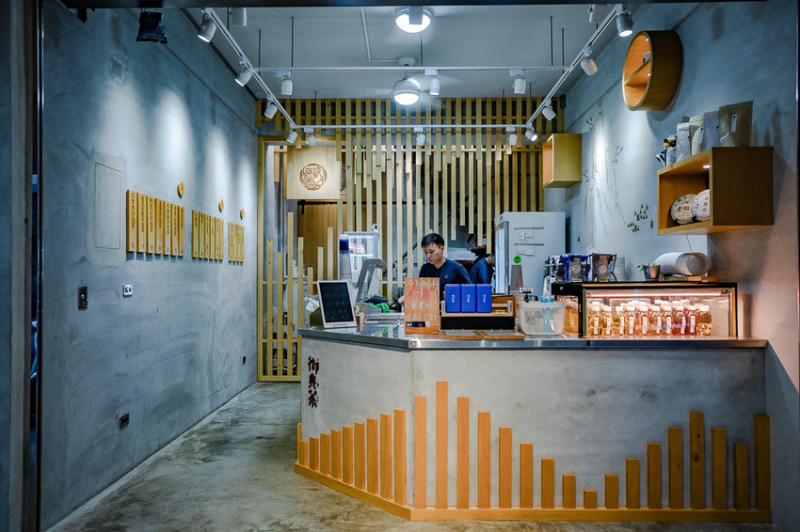 逛西子灣必喝飲品 x 口味獨特台式風味蒙古奶茶 x 從小攤車做到開店面超夯飲料 x 御典茶