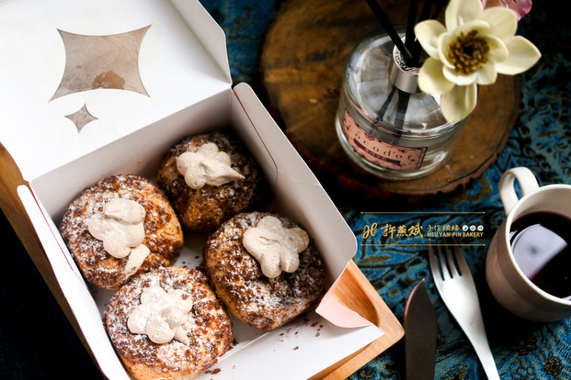 夏天一到就愛吃冰！超人氣【火爆冰心】法式冰淇淋麵包。甜在心超幸福！許燕斌手作烘焙亞洲首創。冰冰涼涼香醇濃郁～炎炎夏日第一選擇！