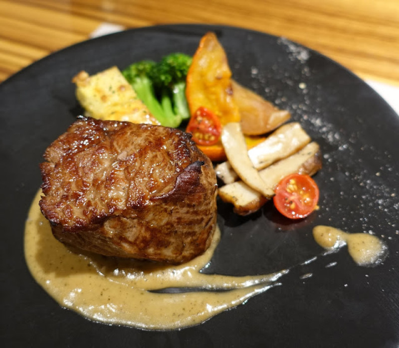 [食記] 朵頤。排餐館Doricious。高CP值七品套餐(統一時代百貨)