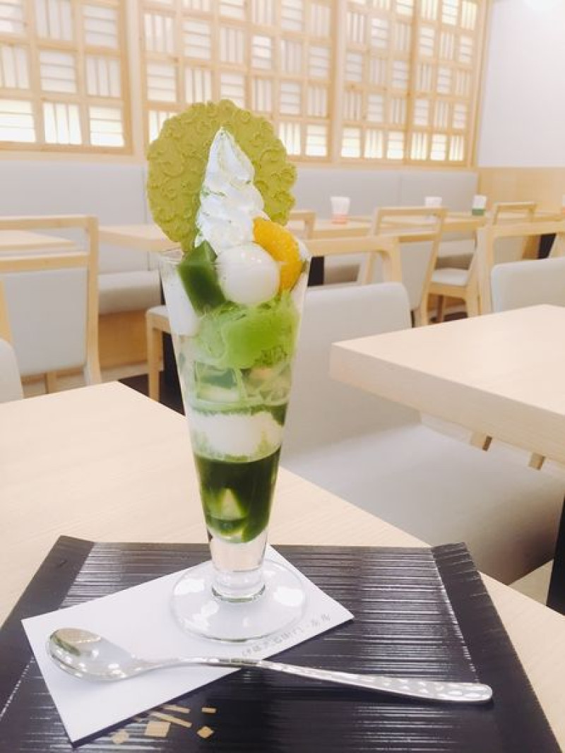 伊藤久右衛門之抹茶芭菲~夏天就是要吃冰呀 