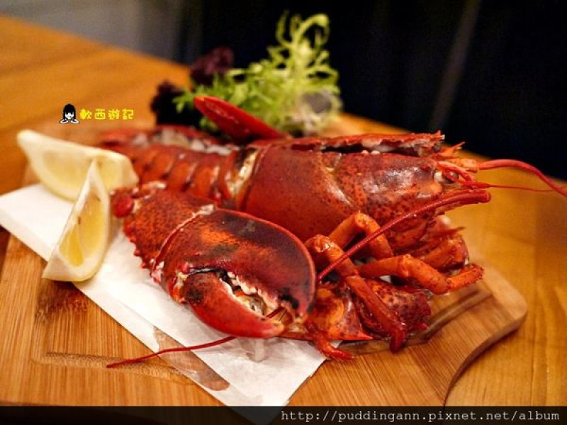 [食記]台北南京復興站 龍波斯特 龍蝦三明治專門店 超新鮮水煮龍蝦一整隻活跳跳 *附完整菜單* 台北龍蝦料理/台灣龍蝦料理 英倫風格龍蝦料理 新鮮龍蝦三明治 特色餐廳 中山區美食/中山區餐廳