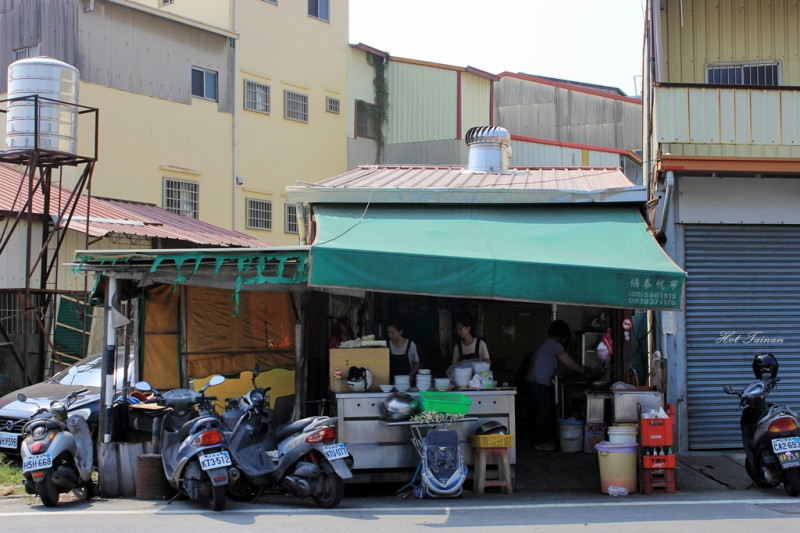 【台南新化區】鐵皮屋下隱藏版美食：無名麵攤