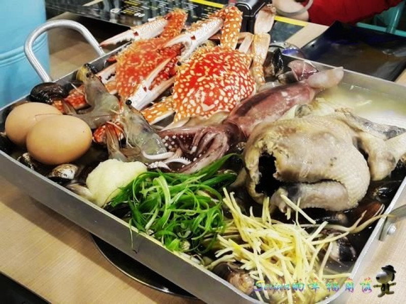 【嘉義東區】OMAYA春川炒雞-新生店/韓式料理/ㄧ隻雞貝殼蒸/1鍋多吃/澎湃滿滿海鮮味&雞肉香自然的食材的原汁原味精華