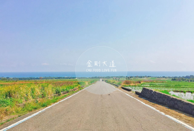 【遊玩｜台東長濱】 藍的不像話，私密景點連結山海一線 ▧ 金剛大道 ▧ + 歷史悠久遺址 ▧ 八仙洞 ▧ 太壯觀啦！東海岸線半日遊。