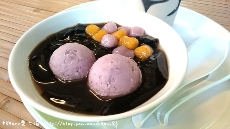 ★高雄左營★【瘋仙草手工仙草專賣店】夏日消暑甜品兒。