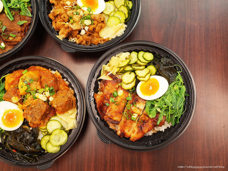 【台北．信義區】肉叔叔燒肉飯-大推叔叔秘燉牛肉飯／信義區辦公室便當外送新選擇