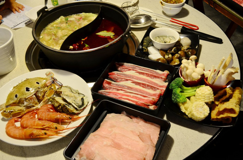 南京三民站美食_可利亞石頭火鍋 Koriya│松山火鍋推薦，六月夏季火鍋大賞，現金79折！ - 愛伊特candy的分享樂園