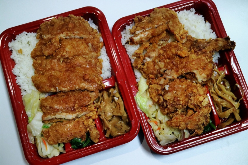 PUB雞排(臭臉雞排)南台便當店 - 南台學生必吃 / 臉越臭雞排越好吃