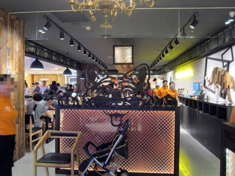 高雄左營區=<食>Tigertopoki 泰一格年糕火鍋巨蛋店~必吃年糕火鍋!喔!還要加起司喔=