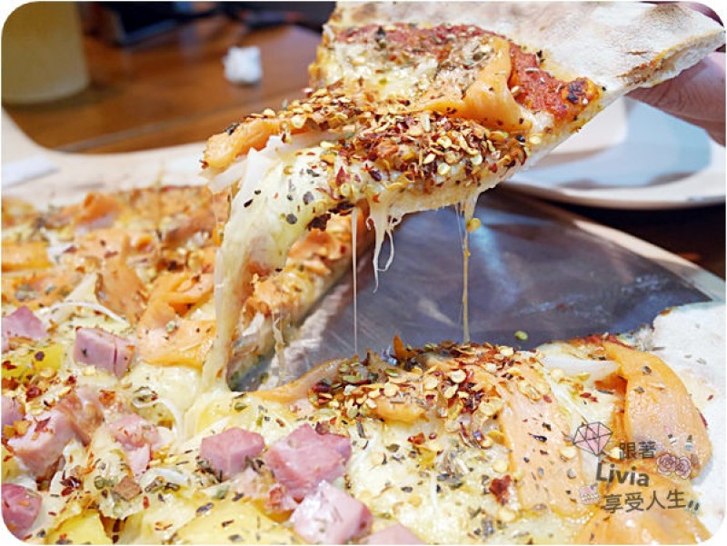 美食。餐廳│ 台北士林區 劍潭捷運站 得比薩 士林窯烤披薩 士林夜市 創意披薩 平價披薩 芒果冰/雪花冰/珍珠奶茶/披薩 ❤跟著Livia享受人生❤
