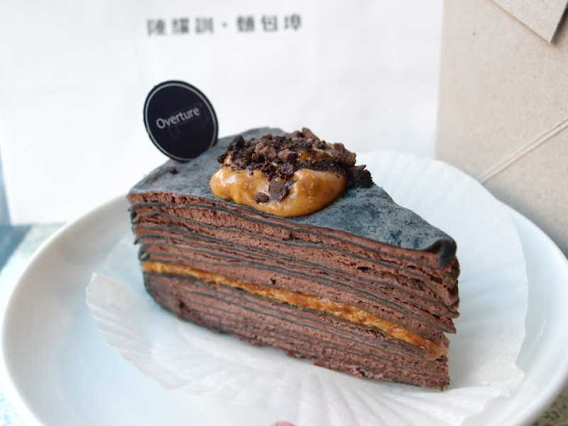 千層再次認證好吃不是偶然的，序曲overture 焙茶千層、香濃花生黑巧克千層、抹茶奶酥吐司