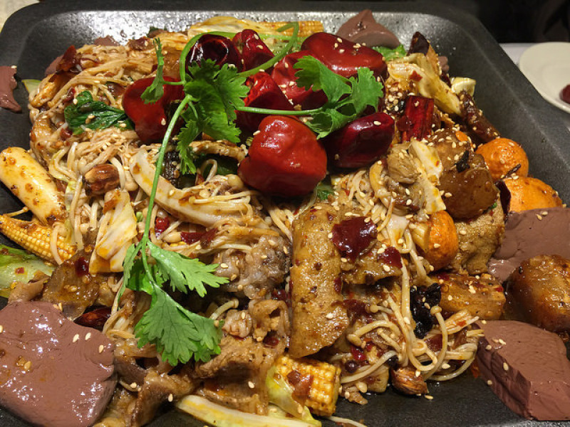 [捷運小巨蛋站美食]福相麻辣香鍋-四川北京原汁原味的香鍋料理，麻辣香鍋拌麵X午餐限定