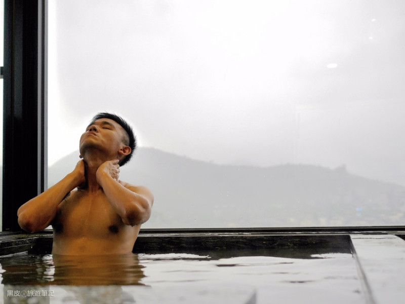 宜蘭住宿│煙波大飯店蘇澳四季雙泉館 . 宜蘭必住口袋名單 . 無邊際泳池眺望太平洋海景