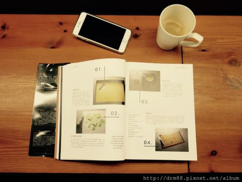 益品書屋/王品戴勝通的公益書屋，不賣書，入塲費只要$100，飲料喝到飽，你一定要來這裡坐坐，看看書。