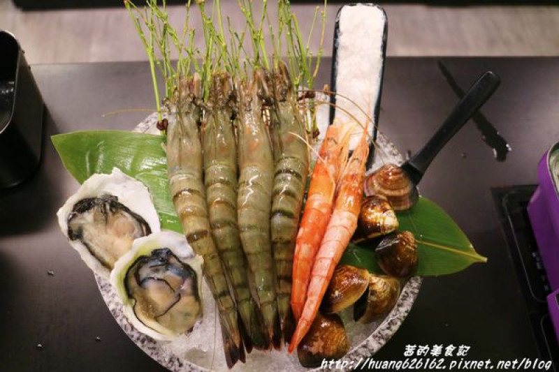 【新北板橋區】一鍋四吃(蒸、涮、燜、燒) 『富呷一方(板橋新埔店)』板橋美食推薦/捷運新埔站