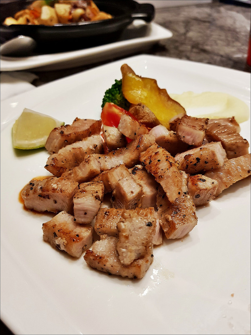 [台中] 合榭精緻鐵板料理-忠孝夜市鐵板燒推薦 夜市裡的精緻鐵板燒用餐時間生意好