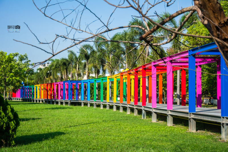 ｜台南景點｜超萌不二良小鼠公仔，還有超好拍的繽紛彩虹長廊，新營美術園區 - 阿婷的旅行札記。