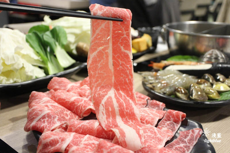 [ 國父紀念館站美食 ] 淺藍 × 大初shabu shabu涮涮鍋～平價大吃prime頂級牛肉，海鮮加點也只要59
