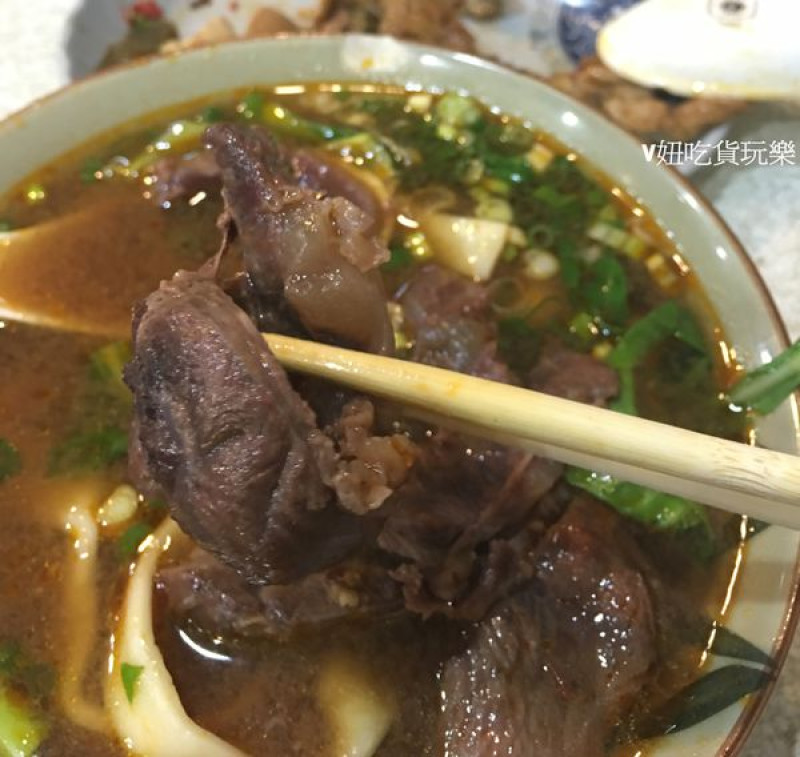 [永和] ❤ 北方牛肉麵❤ 百元肉大塊的北方，家常麵是我的愛!!  / 永安捷運站 永和國小 四號公園