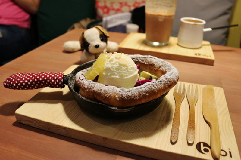 【台南美食】bibi pancake鬆餅．咖啡．茶 -鐵鍋鬆餅．厚煎鬆餅．台南不限時下午茶推薦