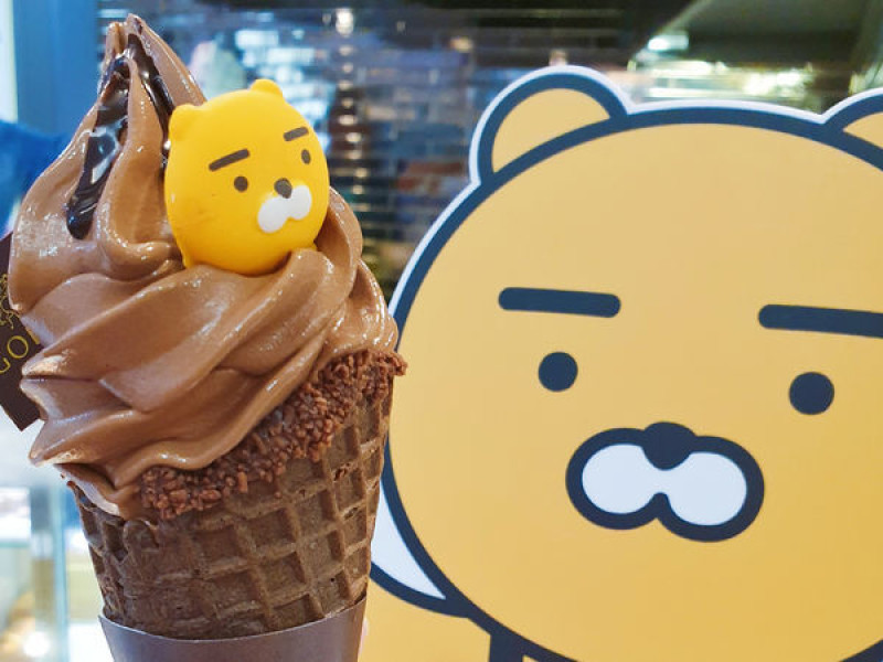 ♪台北京站。GODIVA♬ 萊恩桃子聯名霜淇淋凍飲可愛上市