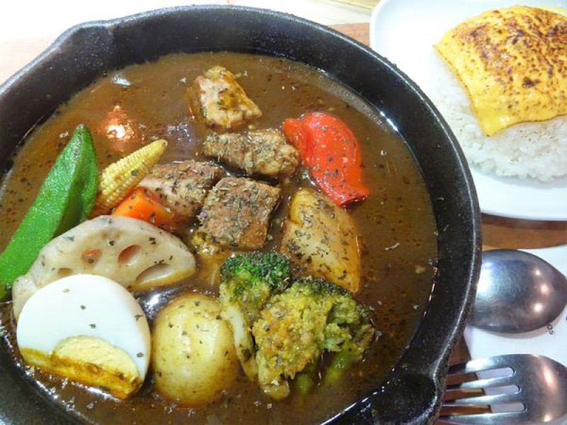 台北中山｜銀兔湯咖哩～道地日本特色咖哩！多樣食材、客製化餐點飽足又滿足（捷運松江南京）～