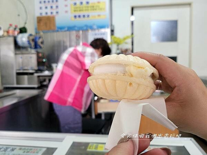 高雄市新興區三泉古早味冰淇淋。吃到滿滿的古早味