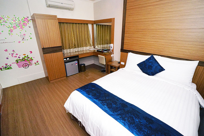 【台南中西區民宿推薦】激推台南民宿｜街角363。雙人房平日1500元！排隊小吃一籮筐，走路就能到超方便！