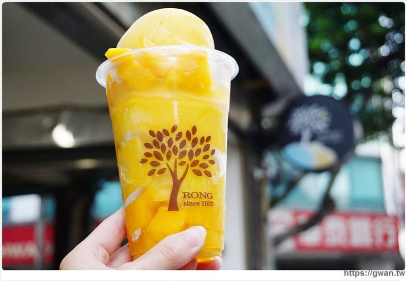 在地人從小吃到大的63年老店冰舖，超級芒果爽好好吃