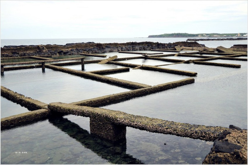 【澎湖‧西嶼】池西岩瀑-九孔瀑布‧澎湖打卡景點，漲落朝間才有的美景，落日、夕陽更不能錯過