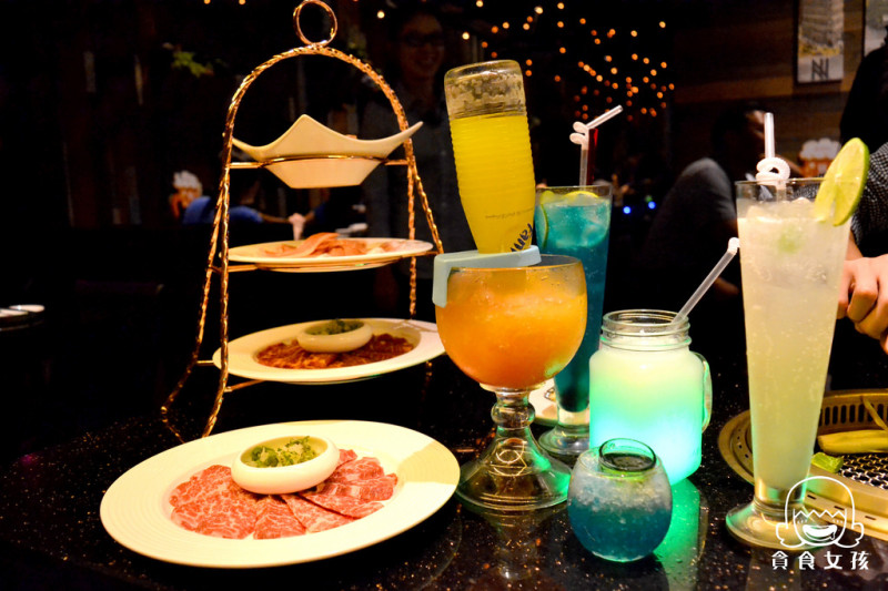 【貪食女孩】燒烤和牛配上發光飲料超正點!85度C集團全新力作-燒肉同話