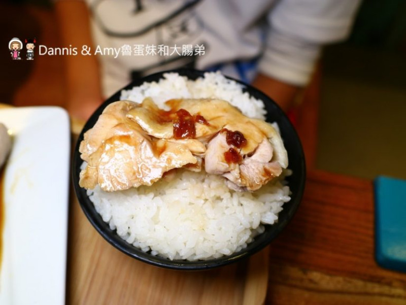 《新竹金福氣餐廳》金福氣南洋食堂-新竹林森店。好吃的新加坡海南雞飯。冬天必吃的福氣綠咖哩雞肉鍋。好喝的恐龍美祿 。聖誕節手工咖椰醬限量熱賣中︱林森路美食（影片） 