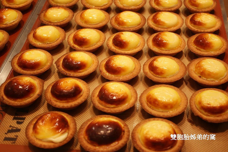 高雄左營【BAKE CHEESE TART】漢神巨蛋甜點 / 爆漿起司塔 / 鮮乳霜淇淋/ 高雄下午茶