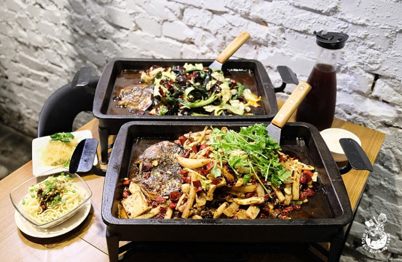 城裡城外巫山烤魚：活魚現殺現烤的道地四川烤魚，台中烤魚料理首推薦！ - 金大佛的奪門而出家網誌