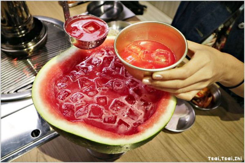 [台北大安]台韓民國韓式燒肉|韓式厚蛋燒、特製冷麵、海鮮煎餅、韓式燒烤五花肉、西瓜燒酒調酒|小菜免費無限續|原來韓式料理也能吃的這麼創意