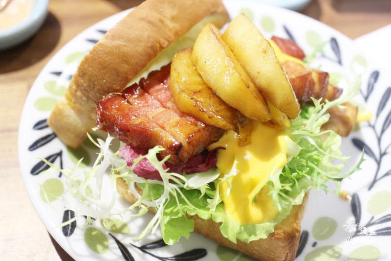 [ 板橋新埔站美食 ] 淺藍 × 稜角室～板橋熱門早午餐