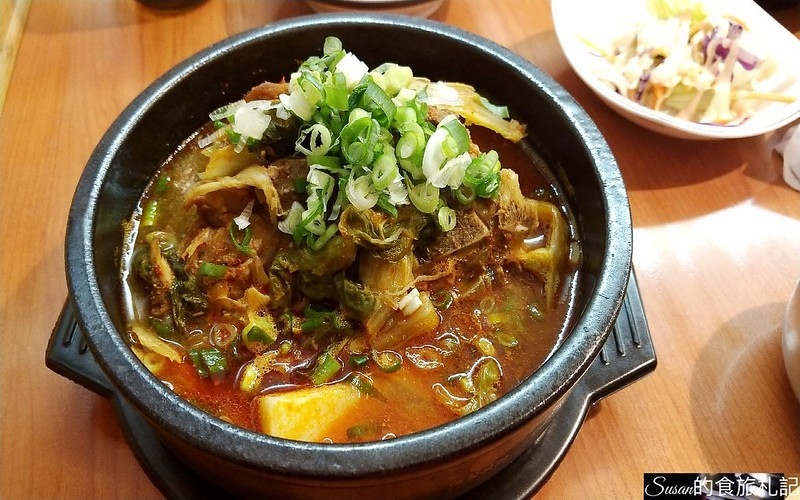 台中美食|金美子純正韓式料理，想的到的韓國美食這裡都能吃到，小菜無限續用，有低銷，用餐限時90分鐘