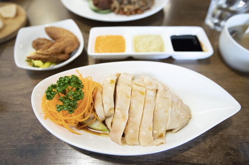  小紅點新加坡廚房 Red. - 像是稍微升級版的海南雞