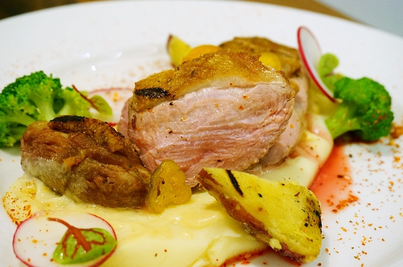 台北京站。朵頤排餐館  饗食天堂集團旗下的西餐|團體聚餐|文末抽朵頤排餐館500元抵用券x3