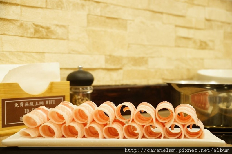 【台北大安】品湯。白色麻辣鍋專賣店 白色精華麻辣老火湯 祖傳三代的好滋味 通化夜市/湳山戲院/信義安和捷運站