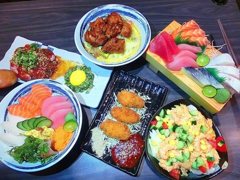 新北永和美食|永安市場捷運站 平價CP值高 精緻日本料理隱藏版美食 千壽司日本料理(永安店) 炙燒生牛肉 大綜合生魚片 生魚蓋飯