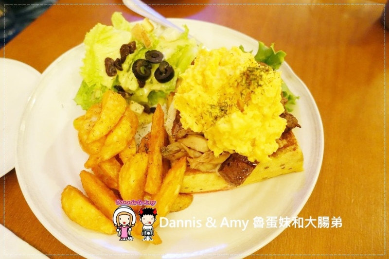 《分享新竹美食》貳樓餐廳 Second Floor Café-新竹店 x STEG慶生~服務好份量足夠適合聚餐 飲料無限續︱ （影片）